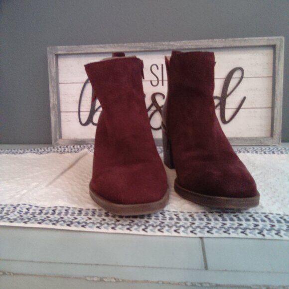 Beautiful Boots - Picture 5 of 5